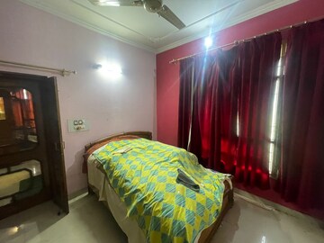 Bedroom in 6 BHK Villa at Sector 21 – for Rent