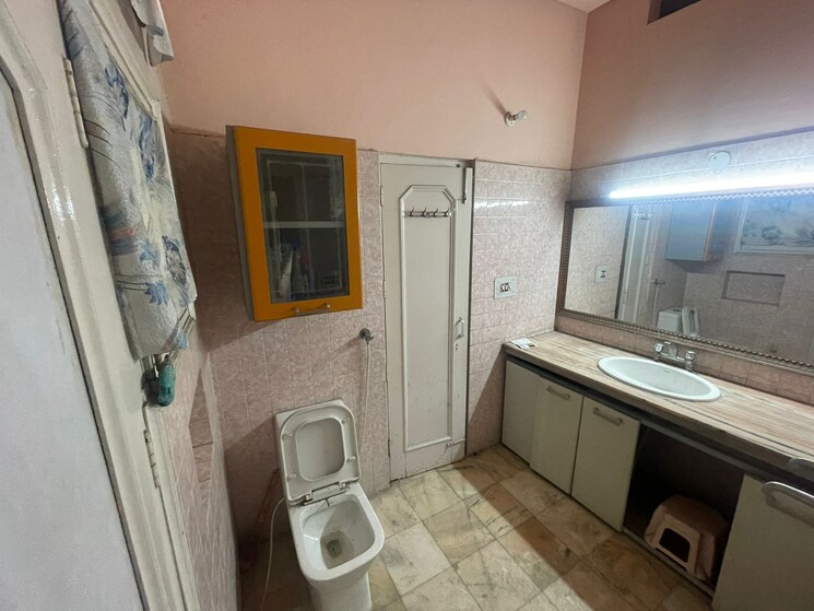 Bathroom, sector 21 6 Bedroom 2200 Sq.Ft. Villa In Sector 21 Panchkula 9781154