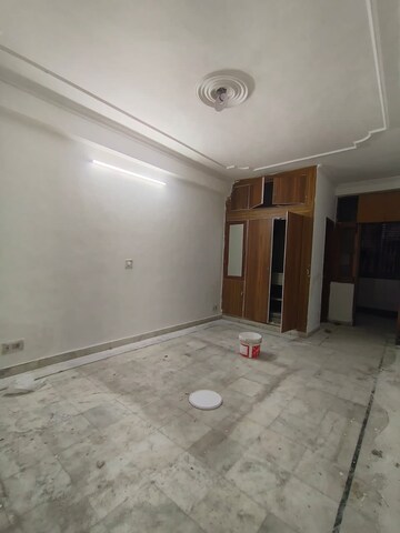 Room in 3 BHK Builder Floor at Malviya Nagar – for Rent
