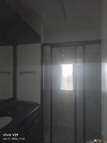 Building Lobby in 3 BHK Apartment at DLF Hamilton Court, Sector 27 – for Rent