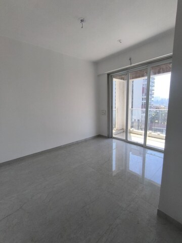 Room in 3 BHK Apartment at Ekta Tripolis, Goregaon West – for Rent