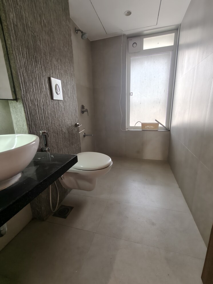 Bathroom, kings-apartment-santacruz 3 Bedroom 1200 Sq.Ft. Apartment In Santacruz East Mumbai 9781222