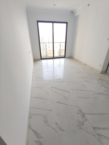 Room in 2 BHK Apartment at Risland The Icon, Dhokali – for Rent