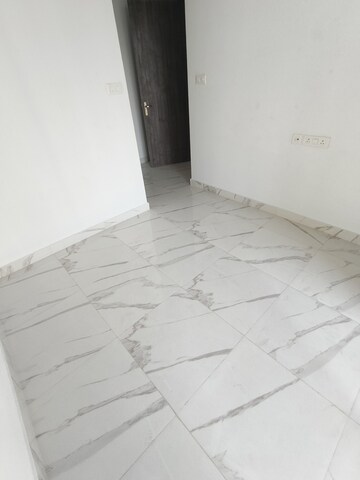 Room in 2 BHK Apartment at Risland The Icon, Dhokali – for Rent