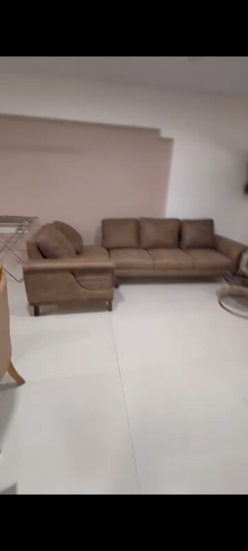 Living Room in 2 BHK Apartment at Andheri East – for Rent
