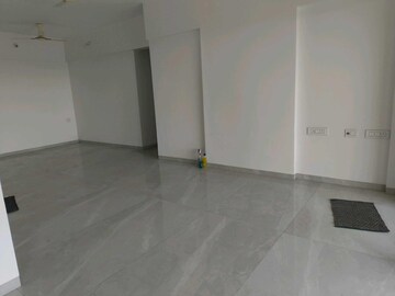 Room in 4 BHK Apartment at Oxy Beaumonde, Viman Nagar – for Sale