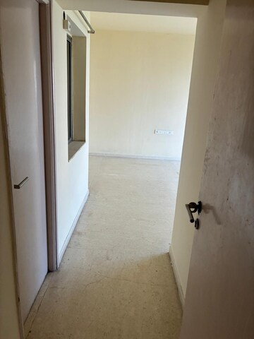 Room in 3.5 BHK Apartment at Kalpataru Hills, Manpada – for Sale