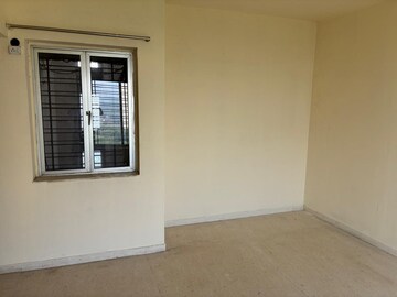 Room in 3.5 BHK Apartment at Kalpataru Hills, Manpada – for Sale