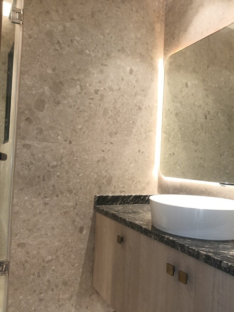 Bathroom, east of kailash 3 Bedroom 1500 Sq.Ft. Builder Floor In East Of Kailash Delhi 9781305