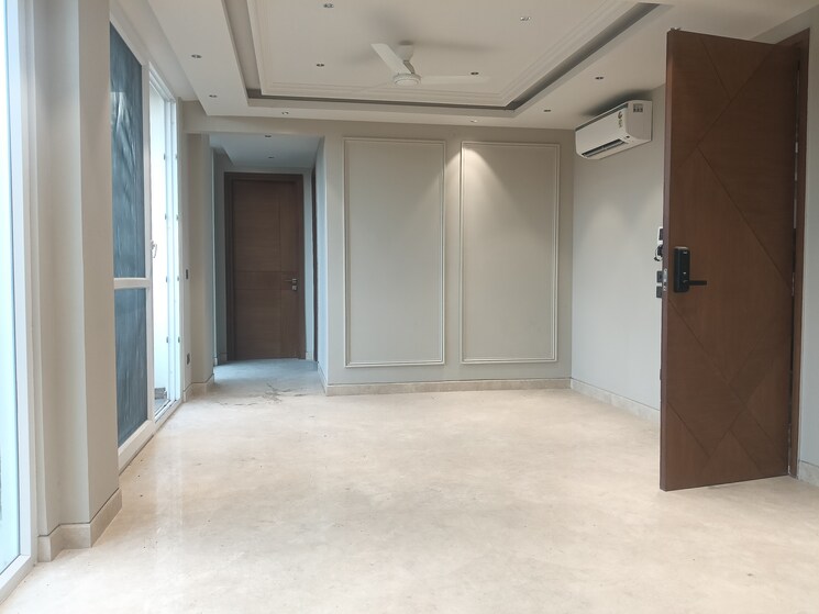 Room, east of kailash 3 Bedroom 1200 Sq.Ft. Builder Floor In East Of Kailash Delhi 9781311