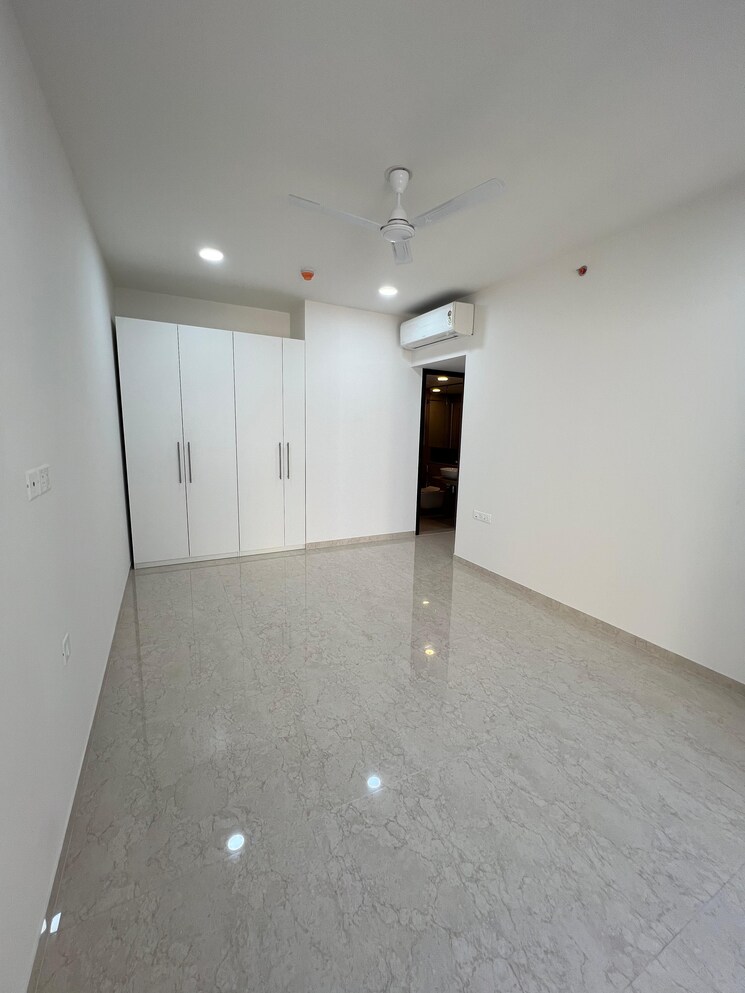 Cover Image, lodha-new-cuffe-parade 4 Bedroom 1756 Sq.Ft. Apartment In Wadala Mumbai 9781329