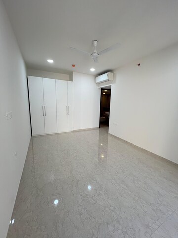 Room in 4 BHK Apartment at Lodha New Cuffe Parade, Wadala – for Rent