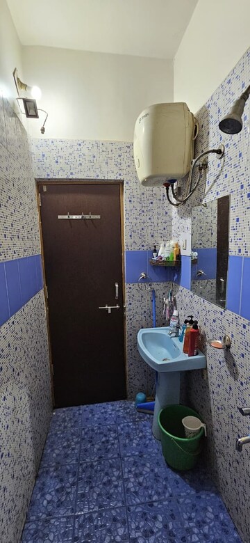 Furnished Amenities in 2 BHK Apartment at Tingre Nagar – for Rent