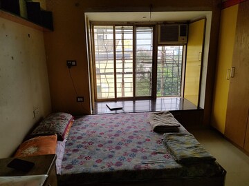 Bedroom in 3 BHK Apartment at Kalpataru Classic, Malad West – for Rent