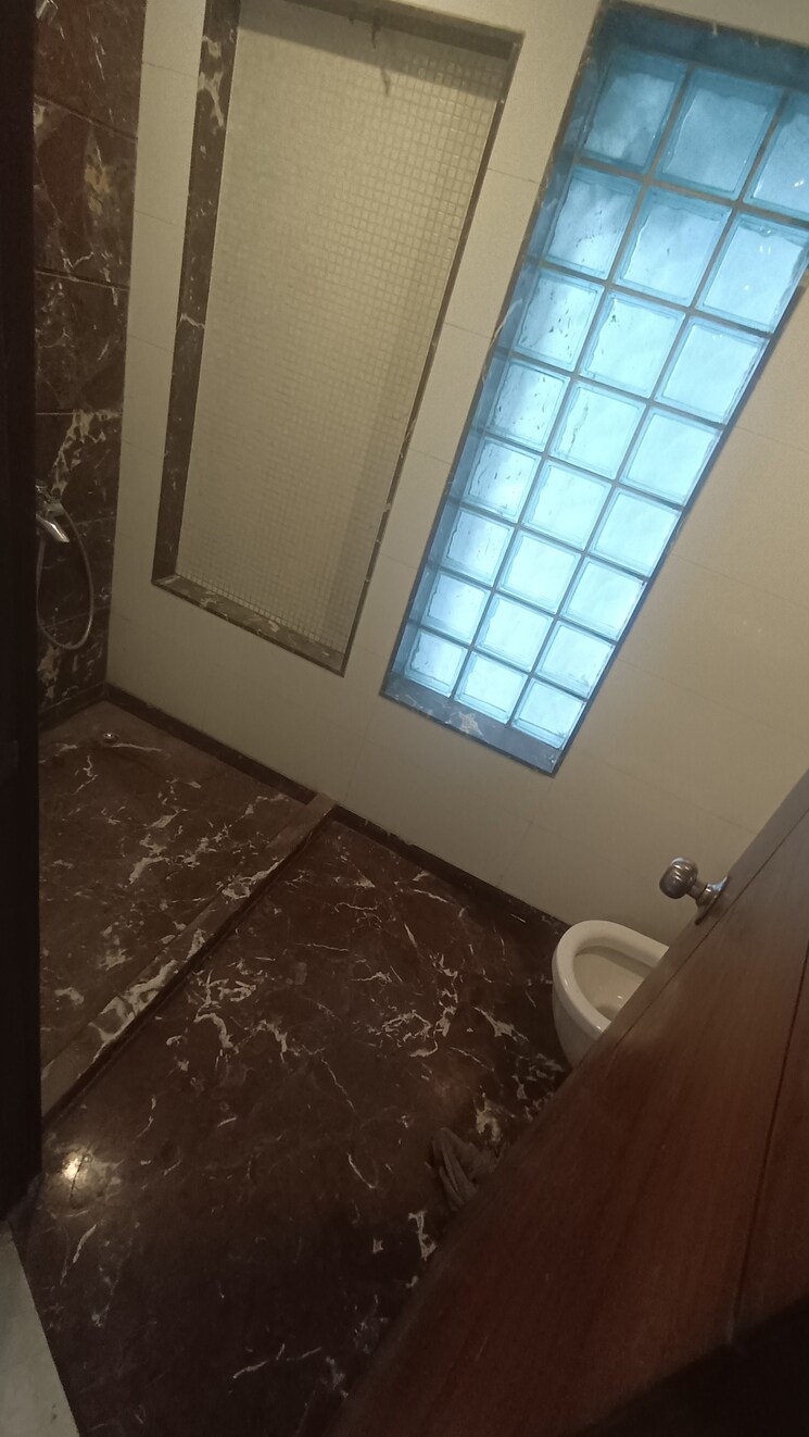 Bathroom, greater kailash i 3 Bedroom 250 Sq.Yd. Builder Floor In Greater Kailash I Delhi 9781364