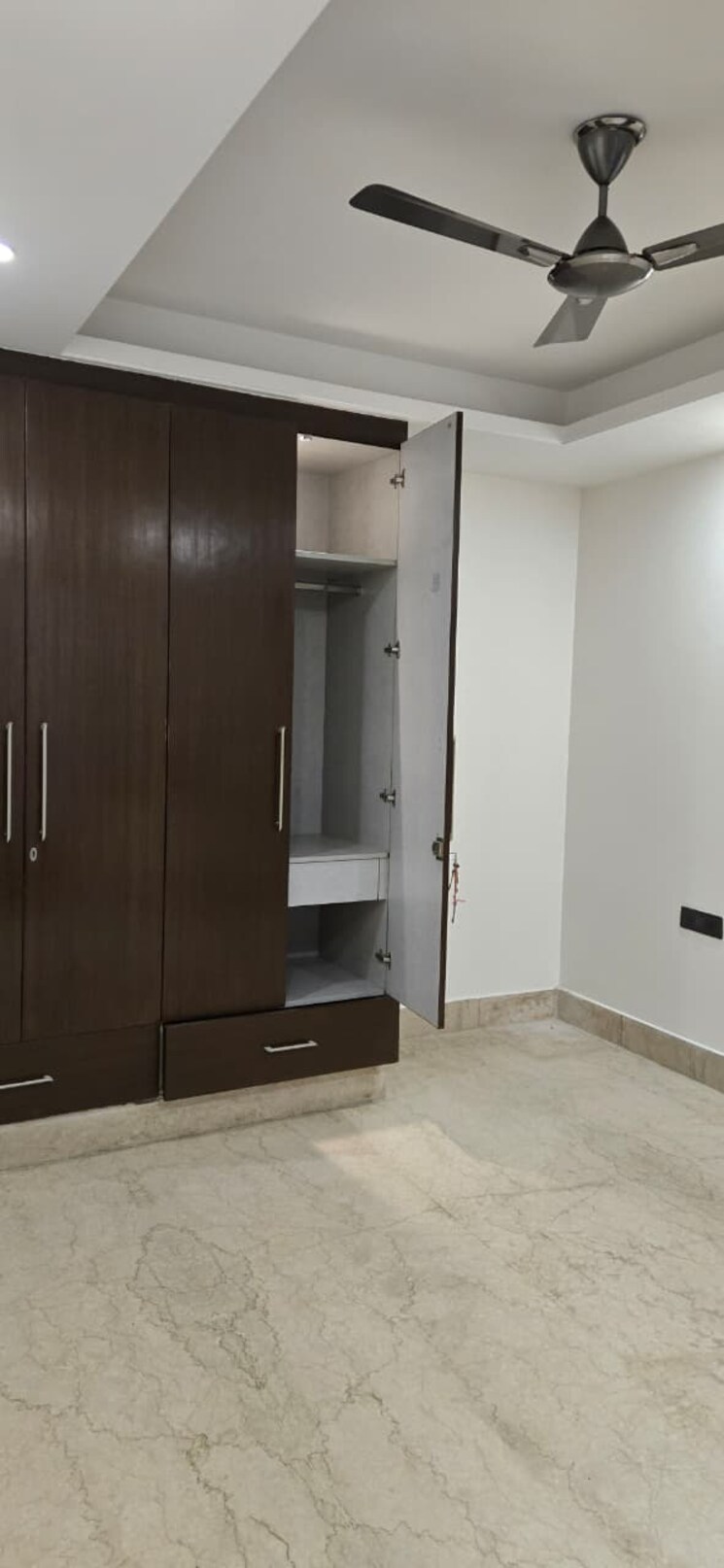 Bathroom, south extension ii 3 Bedroom 250 Sq.Yd. Builder Floor In South Extension ii Delhi 9781371