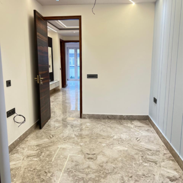 Room in 3 BHK Builder Floor at Pitampura – for Rent