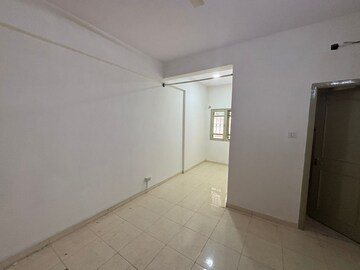 Room in 2 BHK Apartment at Canopy Camelot, Richmond Town – for Rent