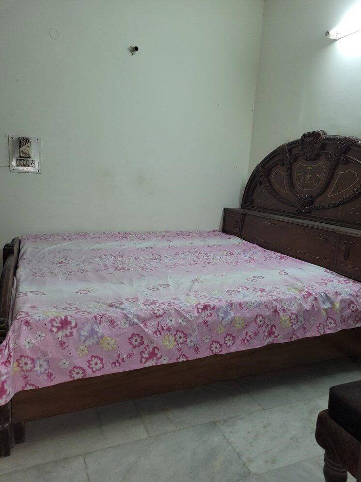 Bedroom, palam vihar 1 Bedroom 700 Sq.Ft. Builder Floor In Palam Vihar Gurgaon 9781535
