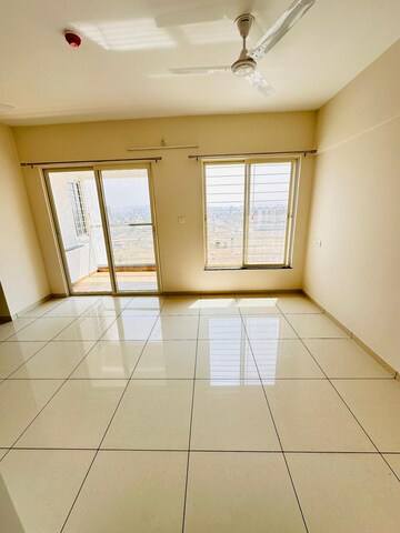 Room in 2 BHK Apartment at VJ YashOne Infinitee, Tathawade – for Rent