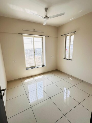 Room in 2 BHK Apartment at VJ YashOne Infinitee, Tathawade – for Rent