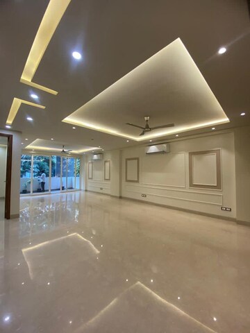 Room in 1.5 BHK Apartment at Lotus Homz, Sector 111 – for Rent