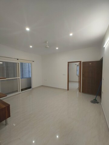 Room in 2 BHK Builder Floor at DSR Divine, New Thippasandra – for Rent