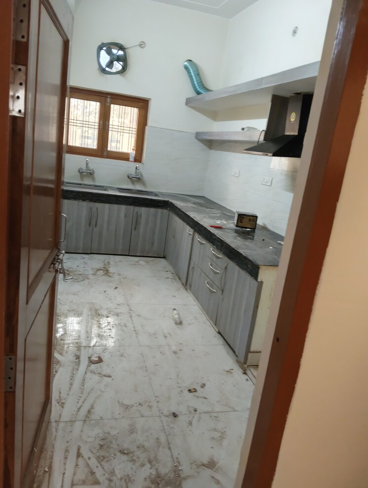 Kitchen, gomti nagar 3.5 Bedroom 1800 Sq.Ft. Independent House In Gomti Nagar Lucknow 9781627