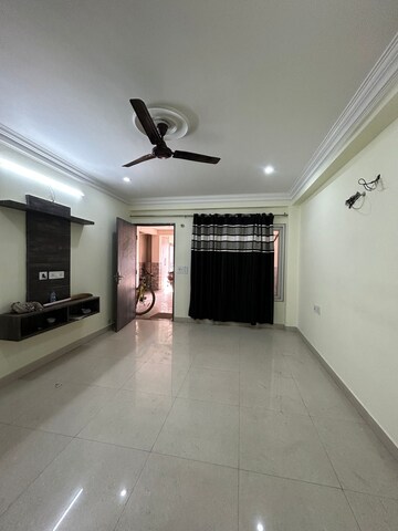 Living Room in 1 BHK Builder Floor at Hong Kong Bazaar, Sector 57 – for Rent