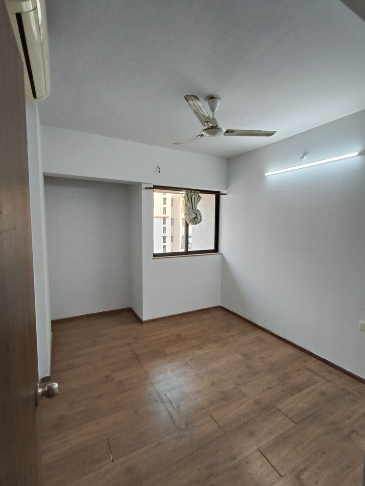 Room, lodha-downtown 1.5 Bedroom 638 Sq.Ft. Apartment In Dombivli East Thane 9781659