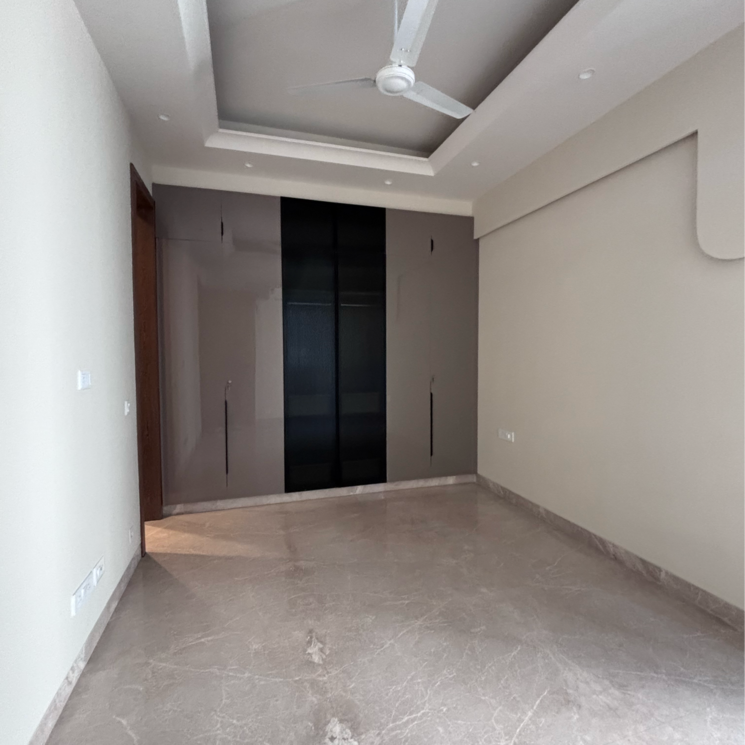 Room, hauz khas 3 Bedroom 200 Sq.Yd. Builder Floor In Hauz Khas Delhi 9781665