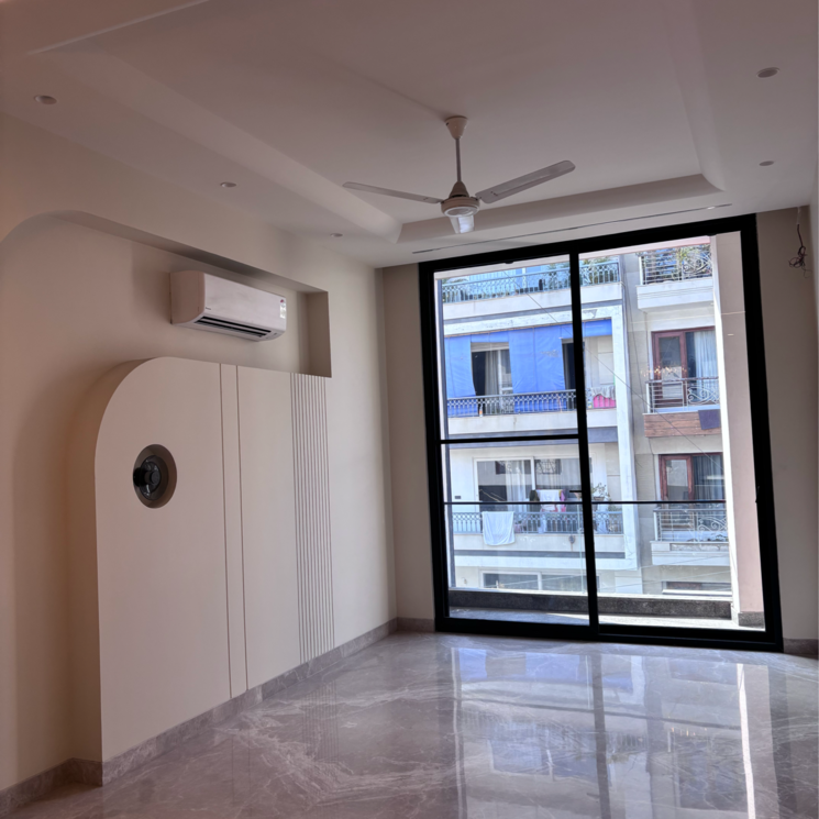 Room, hauz khas 3 Bedroom 200 Sq.Yd. Builder Floor In Hauz Khas Delhi 9781665