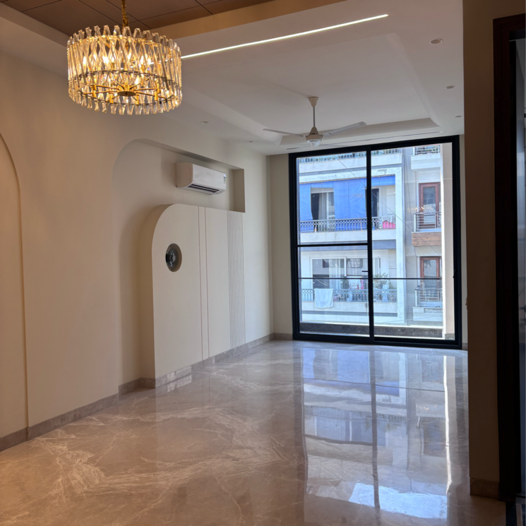 Room, hauz khas 3 Bedroom 200 Sq.Yd. Builder Floor In Hauz Khas Delhi 9781665