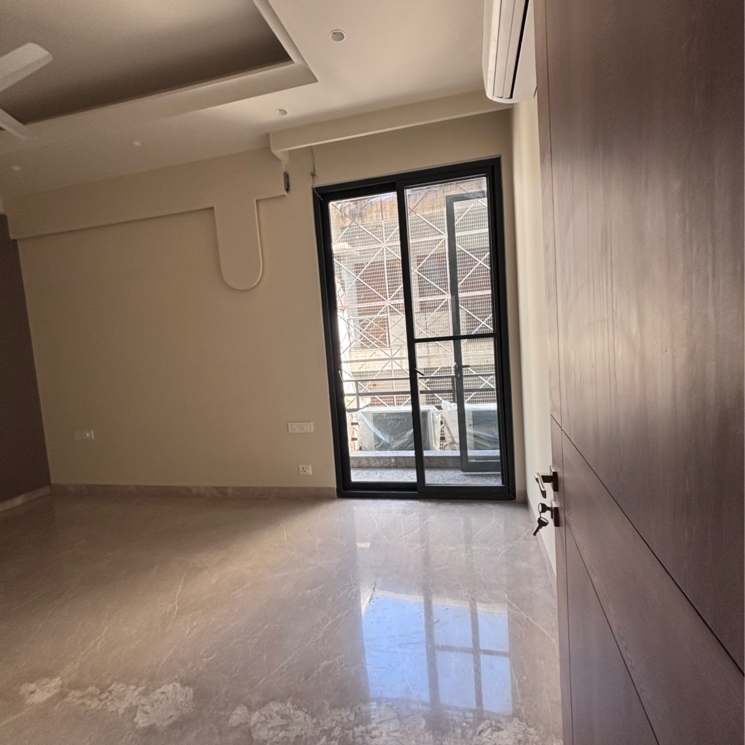 Room, hauz khas 3 Bedroom 200 Sq.Yd. Builder Floor In Hauz Khas Delhi 9781665