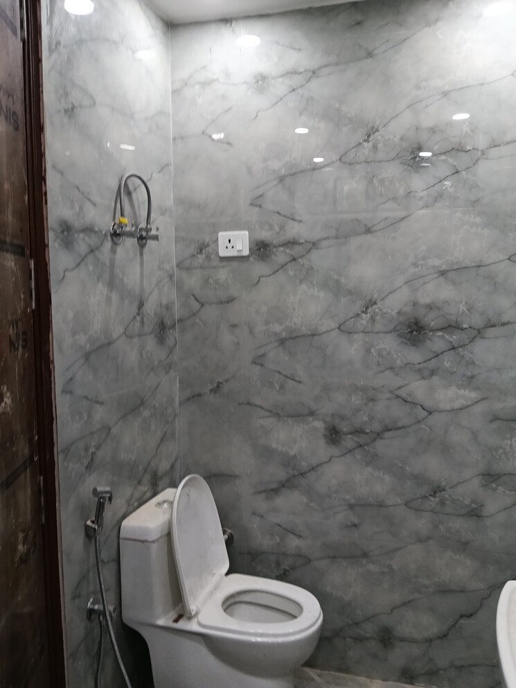 Bathroom, paryavaran complex 2 Bedroom 850 Sq.Ft. Builder Floor In Paryavaran Complex Delhi 9781669