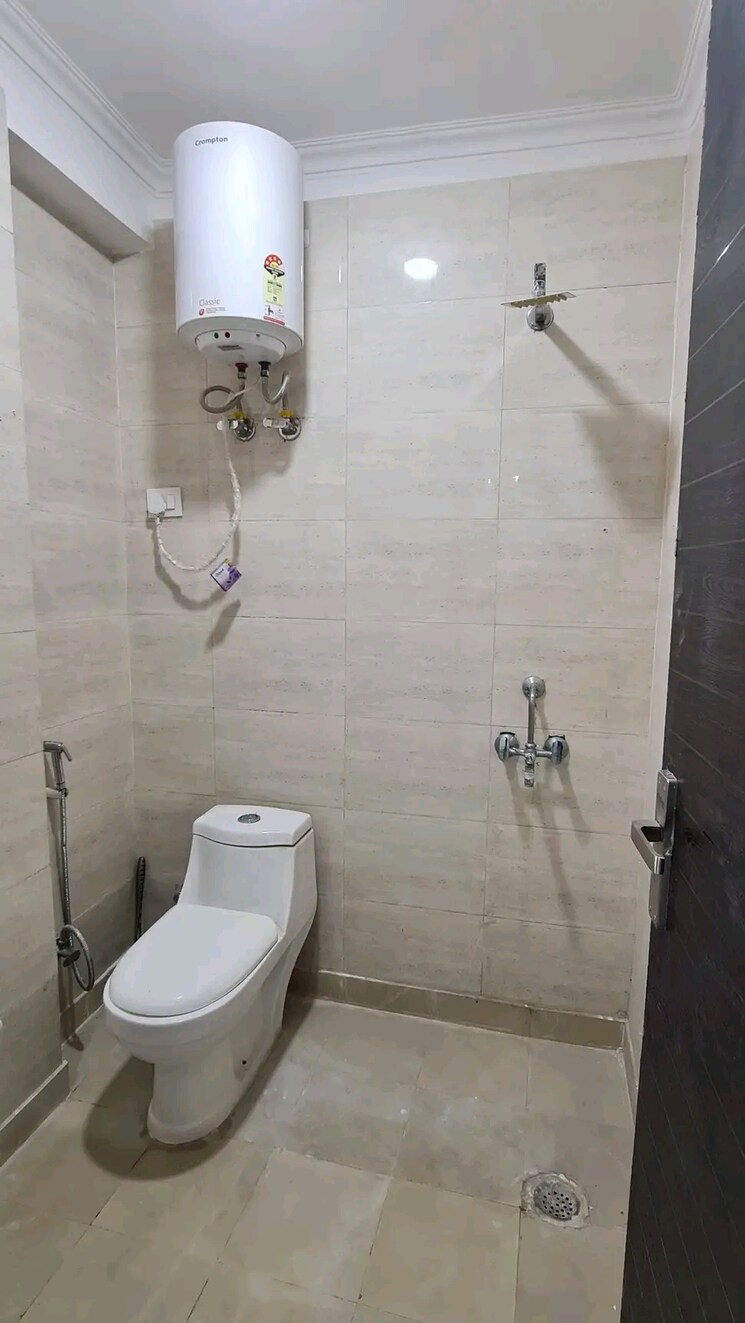 Bathroom, chattarpur 3 Bedroom 1150 Sq.Ft. Builder Floor In Chattarpur Delhi 9781696