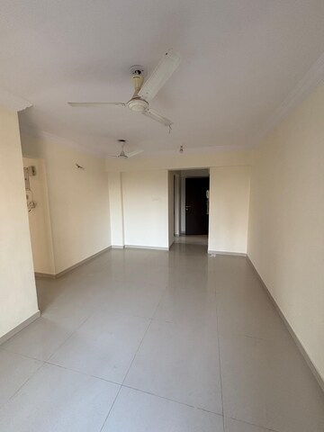 Room in 2 BHK Apartment at Lake Primrose, Powai – for Rent