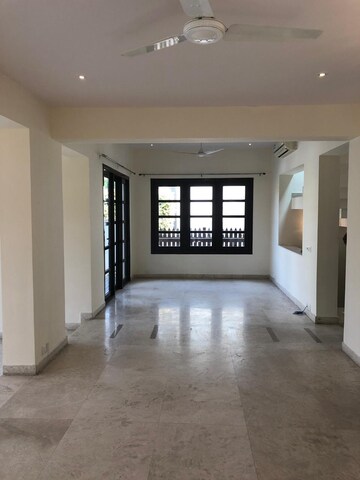 Room in 5 BHK Villa at Vipul Tatvam Villas, Sector 48 – for Rent