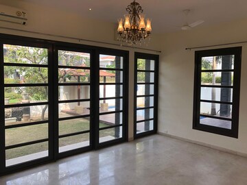 Room in 5 BHK Villa at Vipul Tatvam Villas, Sector 48 – for Rent