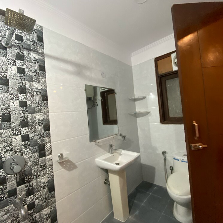 Attached Bathroom, chattarpur 2 Bedroom 1000 Sq.Ft. Builder Floor In Chattarpur Delhi 9781766