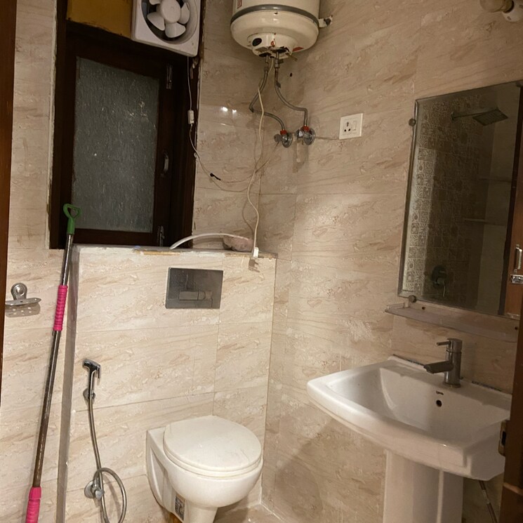 Bathroom, chattarpur 2 Bedroom 1000 Sq.Ft. Builder Floor In Chattarpur Delhi 9781766