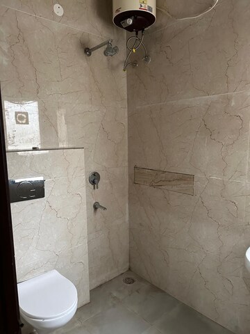 Bathroom in 3 BHK Apartment at LudhianA-Chandigarh Hwy – for Rent