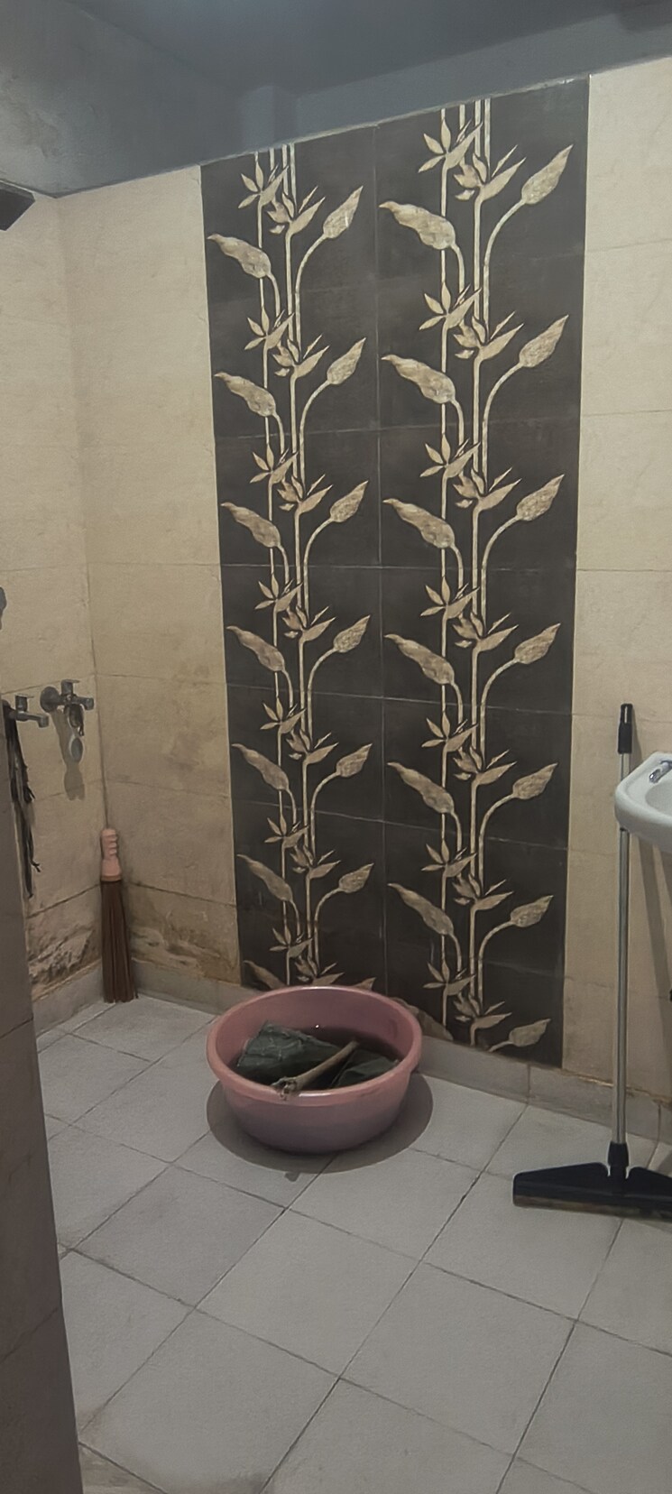 Bathroom, malviya nagar 2 Bedroom 900 Sq.Ft. Builder Floor In Malviya Nagar Delhi 9781820