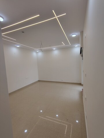 Furnished Amenities in 3 BHK Apartment at Dwarka Sector 16 – for Sale