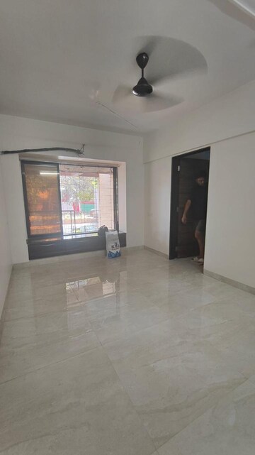 Room in 1 BHK Apartment at Om Yogeshwar, Dahisar West – for Rent