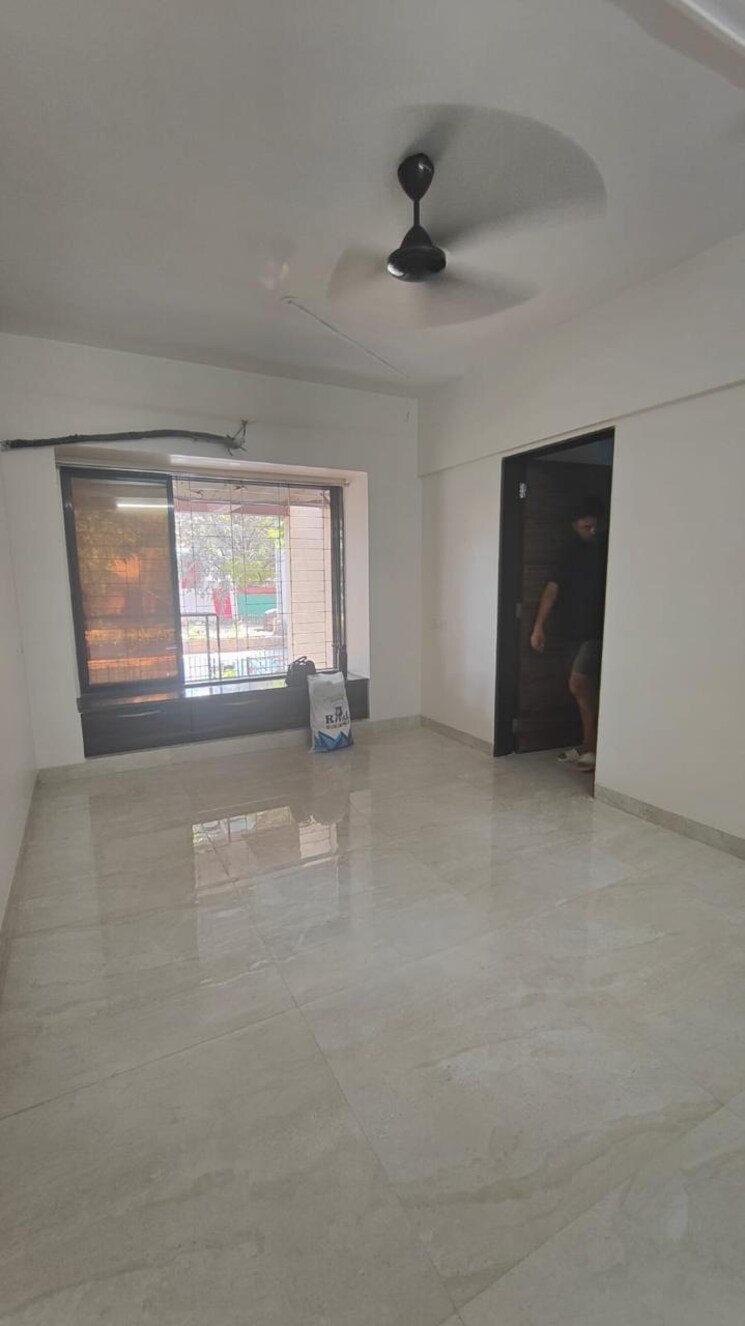 Room, om-yogeshwar 1 Bedroom 450 Sq.Ft. Apartment In Dahisar West Mumbai 9781889