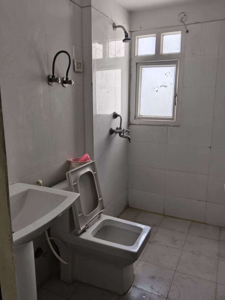 Bathroom, homes-121 3 Bedroom 1425 Sq.Ft. Apartment In Sector 121 Noida 9781936