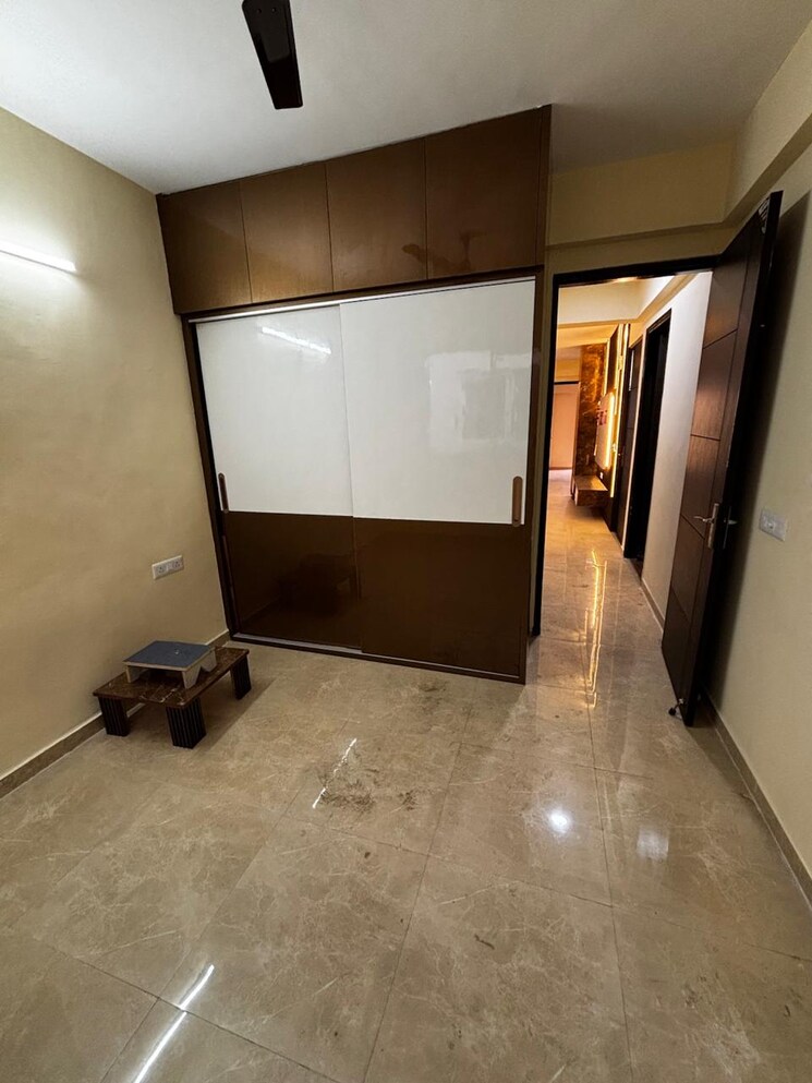 Room, signature-global-park-4-and-5 3 Bedroom 1120 Sq.Ft. Builder Floor In Sohna Sector 36 Gurgaon 9781961