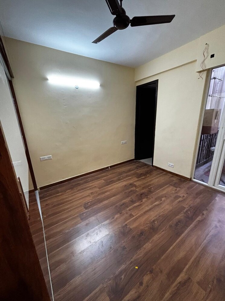 Room, signature-global-park-4-and-5 3 Bedroom 1120 Sq.Ft. Builder Floor In Sohna Sector 36 Gurgaon 9781961