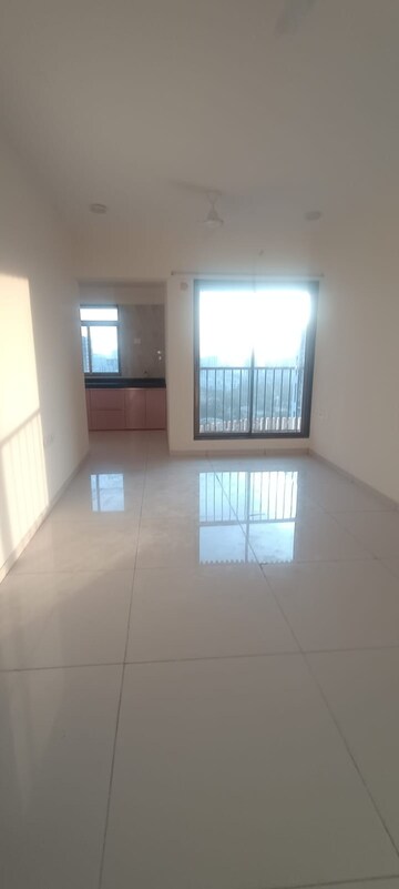 Room in 2 BHK Apartment at Chandak 34 Park Estate, Goregaon West – for Rent